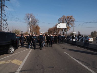 Ermenistan başbakanı Nikol Paşinyan önderliğindeki Yas Yürüyüşü, 19 Aralık 2020 'de vatanları Artsakh Cumhuriyeti' ni Azero-Türkçe terörizmden korumaya çalışırken ölenleri anmak için düzenlendi.