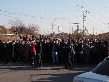 Ermenistan başbakanı Nikol Paşinyan önderliğindeki Yas Yürüyüşü, 19 Aralık 2020 'de vatanları Artsakh Cumhuriyeti' ni Azero-Türkçe terörizmden korumaya çalışırken ölenleri anmak için düzenlendi.