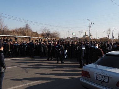 Ermenistan başbakanı Nikol Paşinyan önderliğindeki Yas Yürüyüşü, 19 Aralık 2020 'de vatanları Artsakh Cumhuriyeti' ni Azero-Türkçe terörizmden korumaya çalışırken ölenleri anmak için düzenlendi.