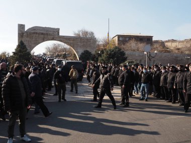 Ermenistan başbakanı Nikol Paşinyan önderliğindeki Yas Yürüyüşü, 19 Aralık 2020 'de vatanları Artsakh Cumhuriyeti' ni Azero-Türkçe terörizmden korumaya çalışırken ölenleri anmak için düzenlendi.