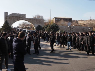 Ermenistan başbakanı Nikol Paşinyan önderliğindeki Yas Yürüyüşü, 19 Aralık 2020 'de vatanları Artsakh Cumhuriyeti' ni Azero-Türkçe terörizmden korumaya çalışırken ölenleri anmak için düzenlendi.