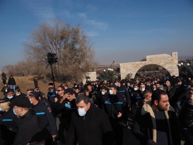 Ermenistan başbakanı Nikol Paşinyan önderliğindeki Yas Yürüyüşü, 19 Aralık 2020 'de vatanları Artsakh Cumhuriyeti' ni Azero-Türkçe terörizmden korumaya çalışırken ölenleri anmak için düzenlendi.