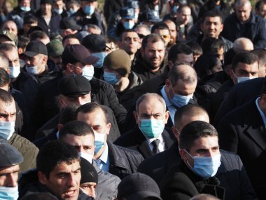 Ermenistan başbakanı Nikol Paşinyan önderliğindeki Yas Yürüyüşü, 19 Aralık 2020 'de vatanları Artsakh Cumhuriyeti' ni Azero-Türkçe terörizmden korumaya çalışırken ölenleri anmak için düzenlendi.