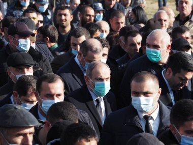 Ermenistan başbakanı Nikol Paşinyan önderliğindeki Yas Yürüyüşü, 19 Aralık 2020 'de vatanları Artsakh Cumhuriyeti' ni Azero-Türkçe terörizmden korumaya çalışırken ölenleri anmak için düzenlendi.