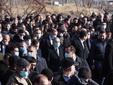 Ermenistan başbakanı Nikol Paşinyan önderliğindeki Yas Yürüyüşü, 19 Aralık 2020 'de vatanları Artsakh Cumhuriyeti' ni Azero-Türkçe terörizmden korumaya çalışırken ölenleri anmak için düzenlendi.