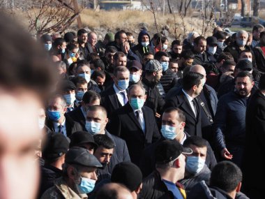 Ermenistan başbakanı Nikol Paşinyan önderliğindeki Yas Yürüyüşü, 19 Aralık 2020 'de vatanları Artsakh Cumhuriyeti' ni Azero-Türkçe terörizmden korumaya çalışırken ölenleri anmak için düzenlendi.