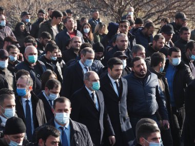 Ermenistan başbakanı Nikol Paşinyan önderliğindeki Yas Yürüyüşü, 19 Aralık 2020 'de vatanları Artsakh Cumhuriyeti' ni Azero-Türkçe terörizmden korumaya çalışırken ölenleri anmak için düzenlendi.