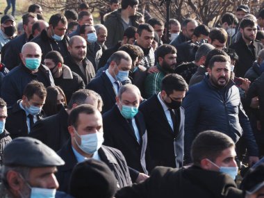 Ermenistan başbakanı Nikol Paşinyan önderliğindeki Yas Yürüyüşü, 19 Aralık 2020 'de vatanları Artsakh Cumhuriyeti' ni Azero-Türkçe terörizmden korumaya çalışırken ölenleri anmak için düzenlendi.