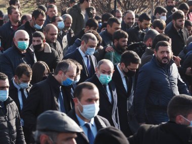 Ermenistan başbakanı Nikol Paşinyan önderliğindeki Yas Yürüyüşü, 19 Aralık 2020 'de vatanları Artsakh Cumhuriyeti' ni Azero-Türkçe terörizmden korumaya çalışırken ölenleri anmak için düzenlendi.