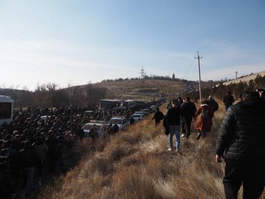 Ermenistan başbakanı Nikol Paşinyan önderliğindeki Yas Yürüyüşü, 19 Aralık 2020 'de vatanları Artsakh Cumhuriyeti' ni Azero-Türkçe terörizmden korumaya çalışırken ölenleri anmak için düzenlendi.