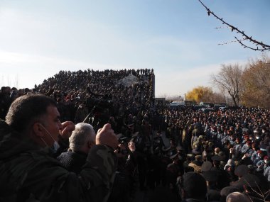 Ermenistan başbakanı Nikol Paşinyan önderliğindeki Yas Yürüyüşü, 19 Aralık 2020 'de vatanları Artsakh Cumhuriyeti' ni Azero-Türkçe terörizmden korumaya çalışırken ölenleri anmak için düzenlendi.