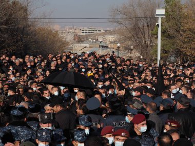 Ermenistan başbakanı Nikol Paşinyan önderliğindeki Yas Yürüyüşü, 19 Aralık 2020 'de vatanları Artsakh Cumhuriyeti' ni Azero-Türkçe terörizmden korumaya çalışırken ölenleri anmak için düzenlendi.