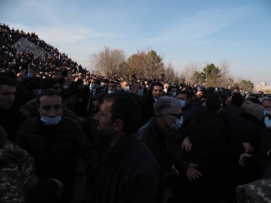 Ermenistan başbakanı Nikol Paşinyan önderliğindeki Yas Yürüyüşü, 19 Aralık 2020 'de vatanları Artsakh Cumhuriyeti' ni Azero-Türkçe terörizmden korumaya çalışırken ölenleri anmak için düzenlendi.