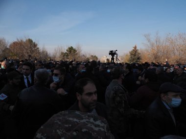 Ermenistan başbakanı Nikol Paşinyan önderliğindeki Yas Yürüyüşü, 19 Aralık 2020 'de vatanları Artsakh Cumhuriyeti' ni Azero-Türkçe terörizmden korumaya çalışırken ölenleri anmak için düzenlendi.