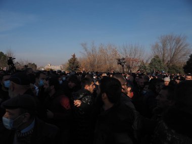 Ermenistan başbakanı Nikol Paşinyan önderliğindeki Yas Yürüyüşü, 19 Aralık 2020 'de vatanları Artsakh Cumhuriyeti' ni Azero-Türkçe terörizmden korumaya çalışırken ölenleri anmak için düzenlendi.