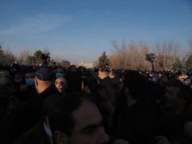 Ermenistan başbakanı Nikol Paşinyan önderliğindeki Yas Yürüyüşü, 19 Aralık 2020 'de vatanları Artsakh Cumhuriyeti' ni Azero-Türkçe terörizmden korumaya çalışırken ölenleri anmak için düzenlendi.