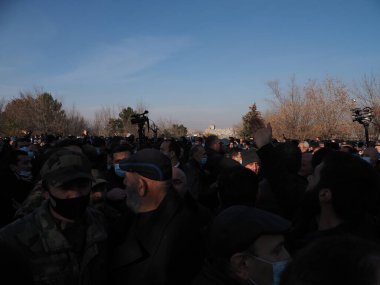 Ermenistan başbakanı Nikol Paşinyan önderliğindeki Yas Yürüyüşü, 19 Aralık 2020 'de vatanları Artsakh Cumhuriyeti' ni Azero-Türkçe terörizmden korumaya çalışırken ölenleri anmak için düzenlendi.