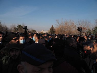 Ermenistan başbakanı Nikol Paşinyan önderliğindeki Yas Yürüyüşü, 19 Aralık 2020 'de vatanları Artsakh Cumhuriyeti' ni Azero-Türkçe terörizmden korumaya çalışırken ölenleri anmak için düzenlendi.