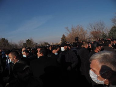 Ermenistan başbakanı Nikol Paşinyan önderliğindeki Yas Yürüyüşü, 19 Aralık 2020 'de vatanları Artsakh Cumhuriyeti' ni Azero-Türkçe terörizmden korumaya çalışırken ölenleri anmak için düzenlendi.