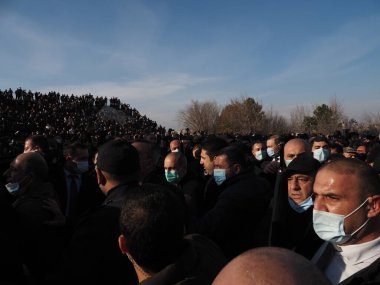 Ermenistan başbakanı Nikol Paşinyan önderliğindeki Yas Yürüyüşü, 19 Aralık 2020 'de vatanları Artsakh Cumhuriyeti' ni Azero-Türkçe terörizmden korumaya çalışırken ölenleri anmak için düzenlendi.