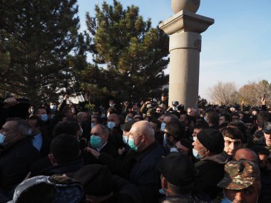 Ermenistan başbakanı Nikol Paşinyan önderliğindeki Yas Yürüyüşü, 19 Aralık 2020 'de vatanları Artsakh Cumhuriyeti' ni Azero-Türkçe terörizmden korumaya çalışırken ölenleri anmak için düzenlendi.
