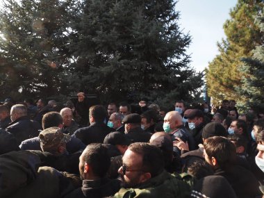 Ermenistan başbakanı Nikol Paşinyan önderliğindeki Yas Yürüyüşü, 19 Aralık 2020 'de vatanları Artsakh Cumhuriyeti' ni Azero-Türkçe terörizmden korumaya çalışırken ölenleri anmak için düzenlendi.