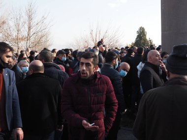 Ermenistan başbakanı Nikol Paşinyan önderliğindeki Yas Yürüyüşü, 19 Aralık 2020 'de vatanları Artsakh Cumhuriyeti' ni Azero-Türkçe terörizmden korumaya çalışırken ölenleri anmak için düzenlendi.