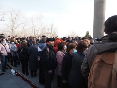 Ermenistan başbakanı Nikol Paşinyan önderliğindeki Yas Yürüyüşü, 19 Aralık 2020 'de vatanları Artsakh Cumhuriyeti' ni Azero-Türkçe terörizmden korumaya çalışırken ölenleri anmak için düzenlendi.