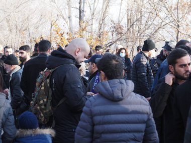 Ermenistan başbakanı Nikol Paşinyan önderliğindeki Yas Yürüyüşü, 19 Aralık 2020 'de vatanları Artsakh Cumhuriyeti' ni Azero-Türkçe terörizmden korumaya çalışırken ölenleri anmak için düzenlendi.
