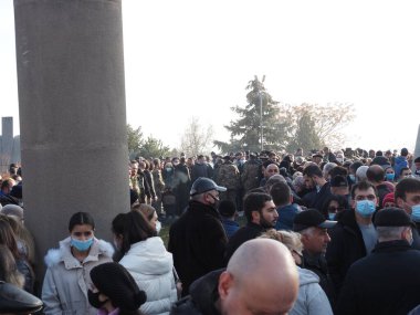 Ermenistan başbakanı Nikol Paşinyan önderliğindeki Yas Yürüyüşü, 19 Aralık 2020 'de vatanları Artsakh Cumhuriyeti' ni Azero-Türkçe terörizmden korumaya çalışırken ölenleri anmak için düzenlendi.