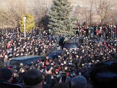 Ermenistan başbakanı Nikol Paşinyan önderliğindeki Yas Yürüyüşü, 19 Aralık 2020 'de vatanları Artsakh Cumhuriyeti' ni Azero-Türkçe terörizmden korumaya çalışırken ölenleri anmak için düzenlendi.
