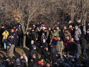 Ermenistan başbakanı Nikol Paşinyan önderliğindeki Yas Yürüyüşü, 19 Aralık 2020 'de vatanları Artsakh Cumhuriyeti' ni Azero-Türkçe terörizmden korumaya çalışırken ölenleri anmak için düzenlendi.