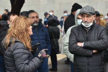 Türk azerbaijani teröristlerinin 10 Aralık 2020 'de Artsakh Cumhuriyeti' nin barışçıl sakinlerine karşı yürüttüğü saldırının ardından Erivan 'da hükümet ve pashinan karşıtı protestolar düzenlendi.