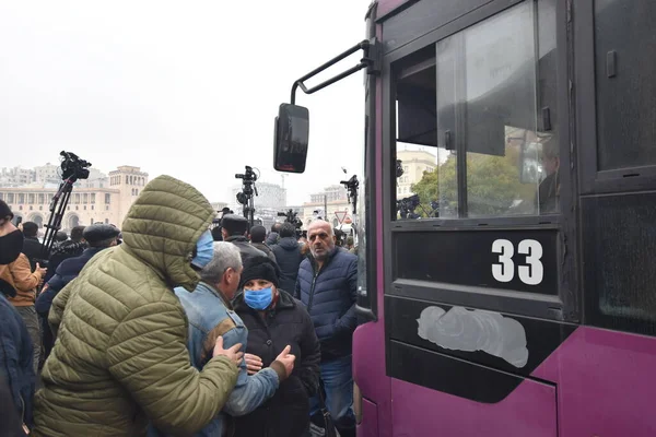 Türk azerbaijani teröristlerinin 10 Aralık 2020 'de Artsakh Cumhuriyeti' nin barışçıl sakinlerine karşı yürüttüğü saldırının ardından Erivan 'da hükümet ve pashinan karşıtı protestolar düzenlendi.