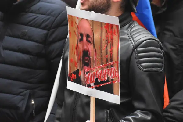 2020年12月10日土耳其阿泽里亚尼恐怖分子对阿尔扎赫共和国和平居民发动侵略战争后 埃里温的反政府反普希宁抗议活动 — 图库照片