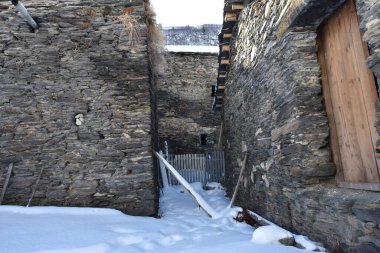 Kış Ushguli 'de Kafkasya Dağları' nda Samegrelo-Zemo Svaneti Bölgesi, Gürcistan