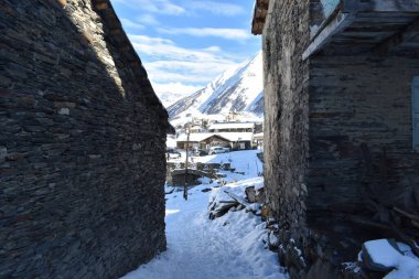 Kış Ushguli 'de Kafkasya Dağları' nda Samegrelo-Zemo Svaneti Bölgesi, Gürcistan