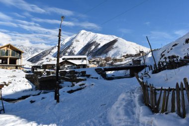 Kış Ushguli 'de Kafkasya Dağları' nda Samegrelo-Zemo Svaneti Bölgesi, Gürcistan