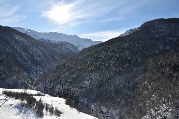 Kış Ushguli 'de Kafkasya Dağları' nda Samegrelo-Zemo Svaneti Bölgesi, Gürcistan