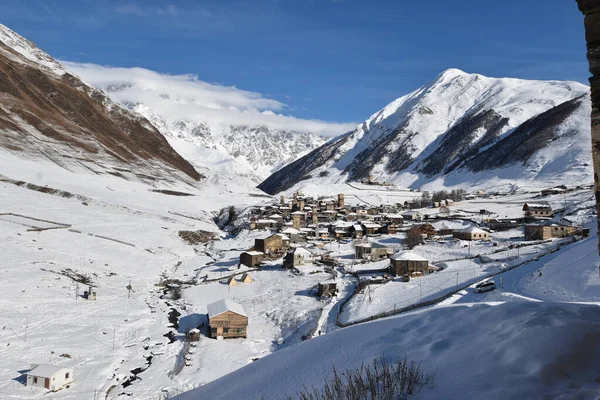 Kış Ushguli 'de Kafkasya Dağları' nda Samegrelo-Zemo Svaneti Bölgesi, Gürcistan