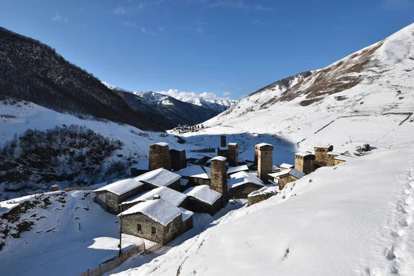 Kış Ushguli 'de Kafkasya Dağları' nda Samegrelo-Zemo Svaneti Bölgesi, Gürcistan