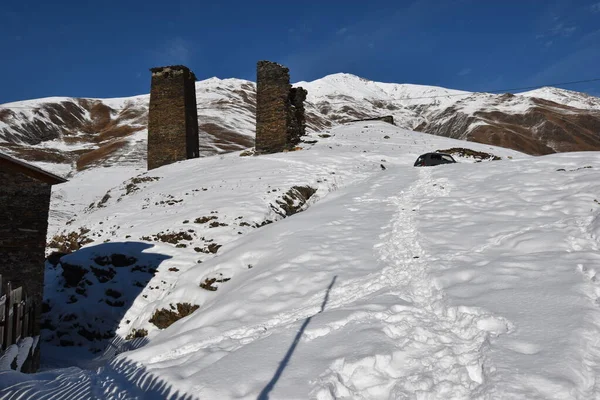 Kış Ushguli 'de Kafkasya Dağları' nda Samegrelo-Zemo Svaneti Bölgesi, Gürcistan