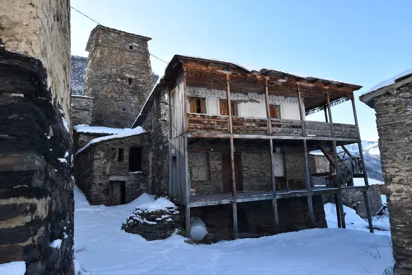 Kış Ushguli 'de Kafkasya Dağları' nda Samegrelo-Zemo Svaneti Bölgesi, Gürcistan