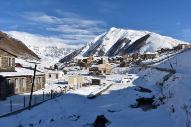 Kış Ushguli 'de Kafkasya Dağları' nda Samegrelo-Zemo Svaneti Bölgesi, Gürcistan