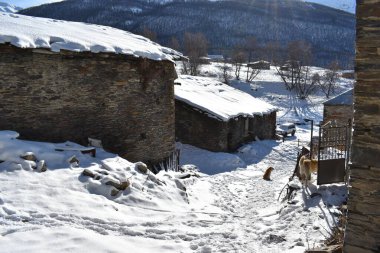 Kış Ushguli 'de Kafkasya Dağları' nda Samegrelo-Zemo Svaneti Bölgesi, Gürcistan