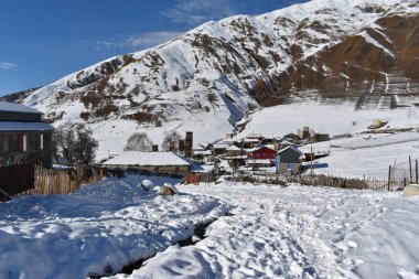 Kış Ushguli 'de Kafkasya Dağları' nda Samegrelo-Zemo Svaneti Bölgesi, Gürcistan