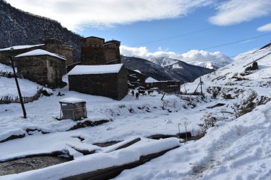 Kış Ushguli 'de Kafkasya Dağları' nda Samegrelo-Zemo Svaneti Bölgesi, Gürcistan