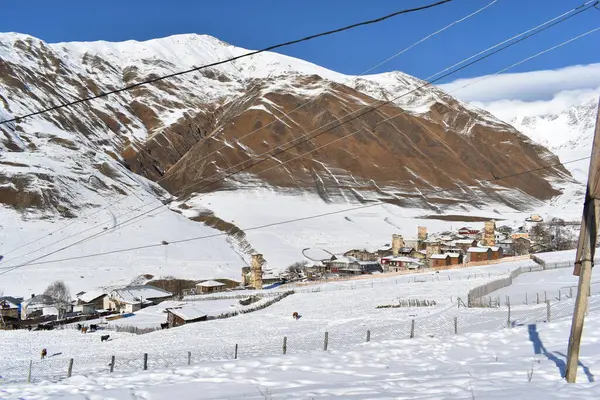 Kış Ushguli 'de Kafkasya Dağları' nda Samegrelo-Zemo Svaneti Bölgesi, Gürcistan