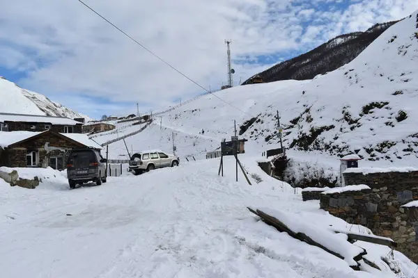 Kış Ushguli 'de Kafkasya Dağları' nda Samegrelo-Zemo Svaneti Bölgesi, Gürcistan