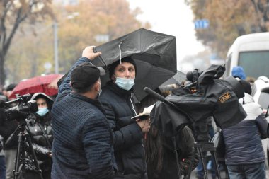 Türk azerbaijani teröristlerinin 9 Aralık 2020 'de Artsakh Cumhuriyeti' nin barışçıl sakinlerine karşı yürüttüğü saldırının ardından Erivan 'da hükümet ve pashinan karşıtı protestolar düzenlendi.